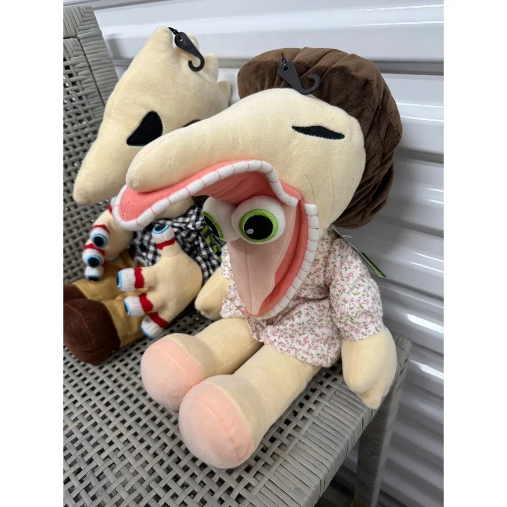 Beetlejuice Adam & Barbara Collectible VHTF Plush Set Spirit Halloween Exclusive